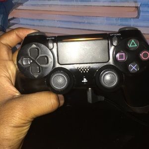 PS4 controller